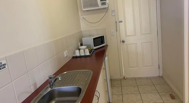 Двухместный номер Deluxe с видом на парк Outback Quarters Motel Hay