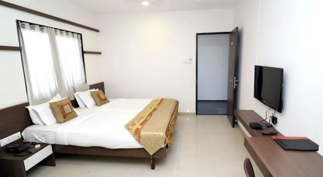 Hotel Girnar, Забронировать Отель Недорогие отели штата Махараштры, недорого