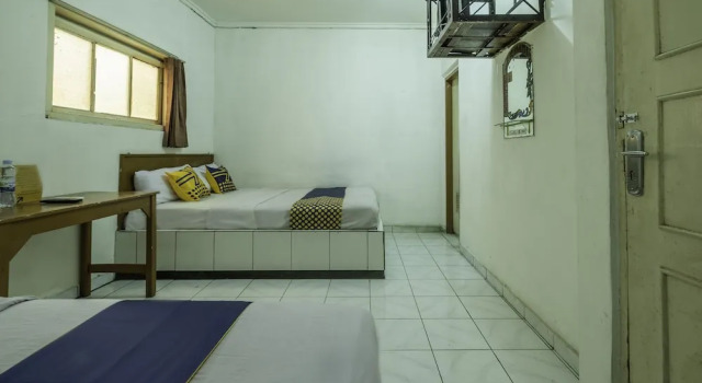 Standard Dreier Zimmer SPOT ON 2054 Hotel Arimbi 3