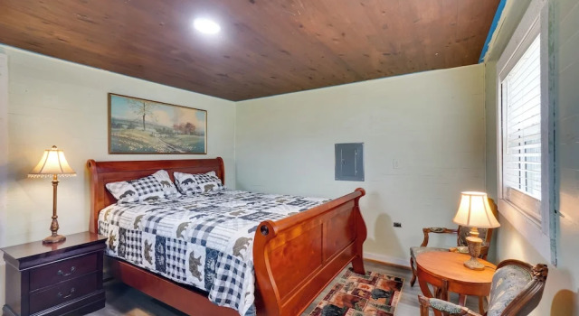 Explore Cades Cove & Smoky Mtns! Restored Cabin, Забронировать Дом для отпуска Таунсенд Great Smoky Mountains National Park, рядом с Hedgewood Gardens