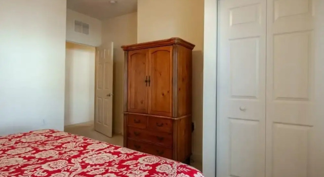 Апартаменты с 3 комнатами Lucaya 3 Bedroom 2 Bath Townhome With Zero Entry Resort Pool