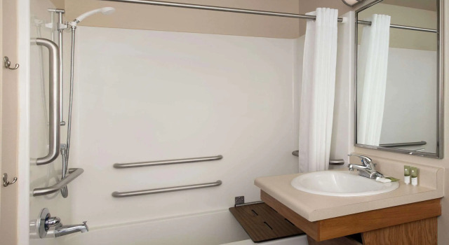 Четырёхместный номер Standard WoodSpring Suites Gainesville I-75