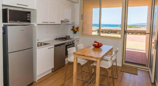 Апартаменты Executive Canal Rocks Beachfront Apartments