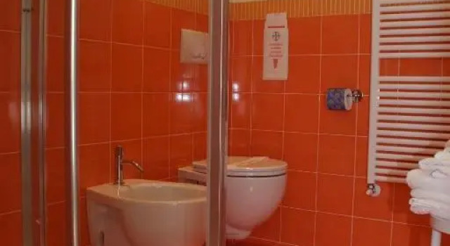 Oro Rosso Hotel Ristorante, Buchen Sie Hotel Montefalco Umbrien