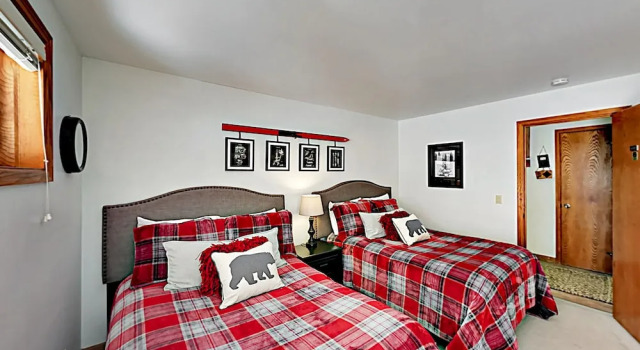 Sophisticated Ski-in/ski-out W/ Balcony & Fireplace 2 Bedroom Condo, Забронировать Апартаменты/квартира Винтер Парк Winter Park - Fraser, рядом с Лыжный подъёмник Iron Horse