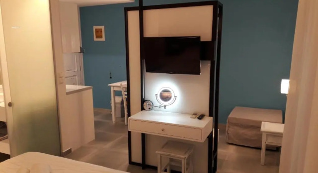 Estudio con vista a la piscina Niriides