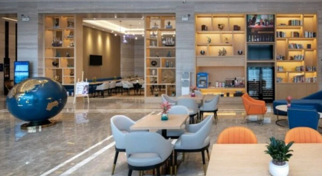 Kyriad Shenzhen Exhibition Center, Rezerwuj Hotel Hotele w Shenzhen z parkingiem, Parking
