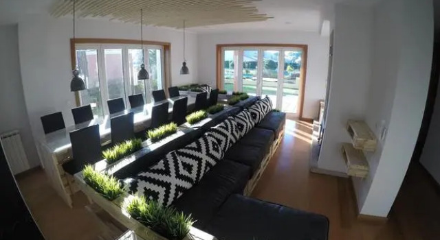 Golden Waves Surf & Yoga Lodge, Book Hotel Hoteller i Ovar med parkering, Parkering