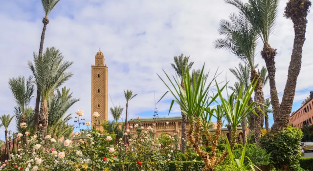 Riad with Outdoor Swimming Pools, Забронировать Отель Отели Марракеш-Тенсифт-Эль-Хауз с парковкой, Парковка