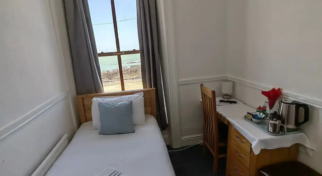 Одноместный номер Standard с видом на воду Celtic Bay Guest House