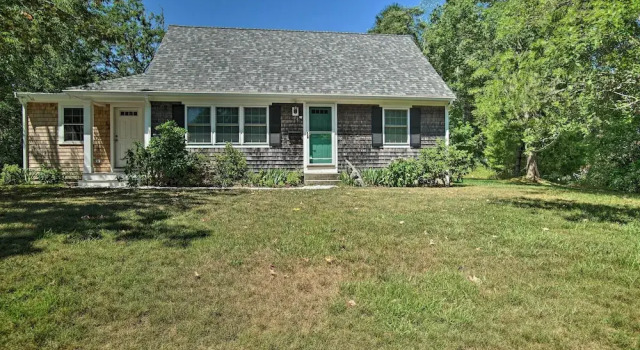 1 Mi to Beach Home with Deck and BBQ in East Falmouth, Réserver Hôtel Falmouth Cap Cod