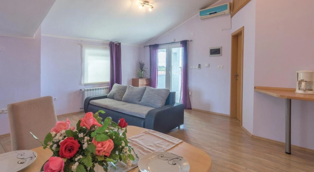 Beautiful Home in Fazana With Wifi and 1 Bedrooms, Prenota Hotel Valbandon Istria