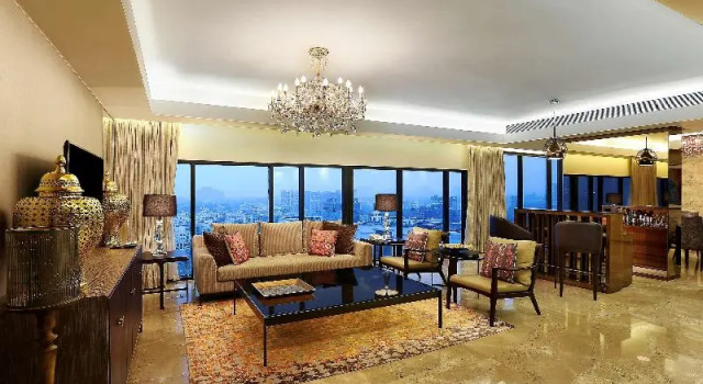 Люкс Standard Novotel Kolkata Hotel and Residences