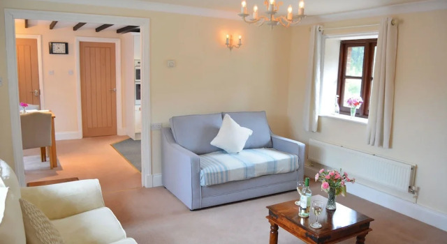 Unique rural retreat on a lovely 15 acre smallholding with award winni, Book Hotel Hoteller i Honiton med pool, Swimmingpool