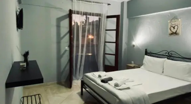 Alex2, Book Hotel Afitos 