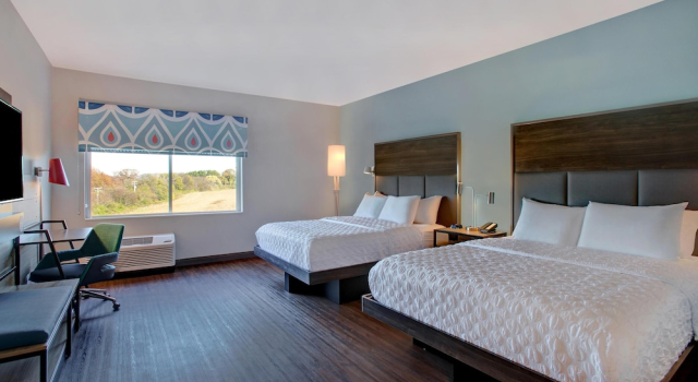 Четырёхместный номер Standard с балконом Tru By Hilton Alcoa Knoxville Airport, Tn