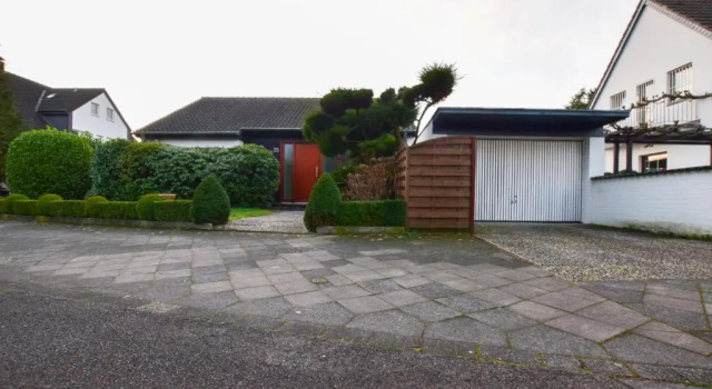 Коттедж Tolstov House - 6 Room Villa with Garden - 15 Min Messe DUS & Airport DUS