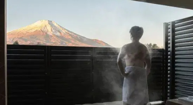 Люкс с видом на горы Mt Fuji View and Private Sauna Ryokan Shizuku しずく