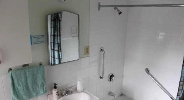 Кровать в общем номере Auberge jeunesse Magog-Orford
