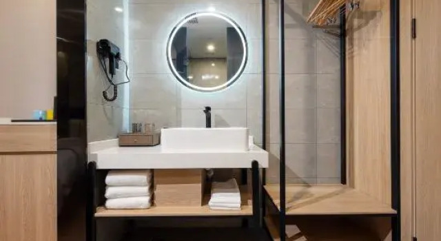 Люкс Deluxe GreenTree Inn Express Hotel (Suzhou Kunshan Zhoushizhen Branch)