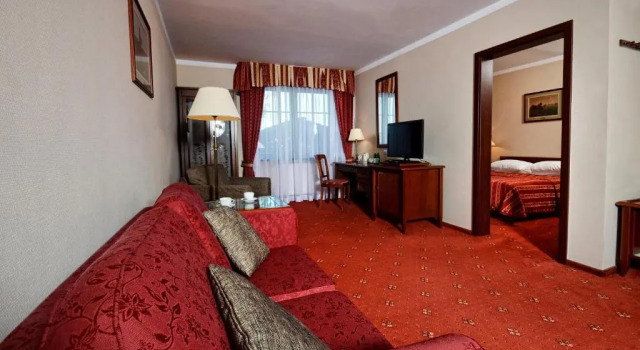 Люкс Business Hotel Zubrówka Bialowieza