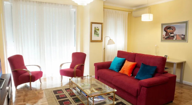 Apartamentos Duque Martínez Izquierdo, Varaa Huoneisto Hotellit Madridin maakunta pysäköinnillä, Pysäköinti