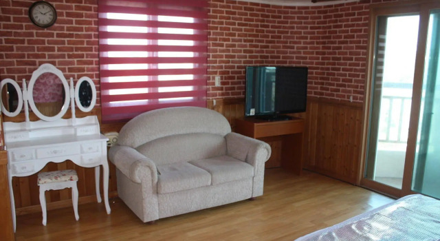 Queensbay Pension