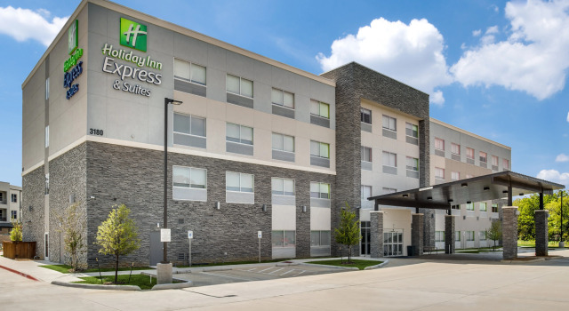 Holiday Inn Express & Suites Denton South by IHG