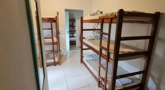 Кровать в общем номере Hostel 4 Elementos - 200 metros da Praia de Pernambuco e do Mar Casado