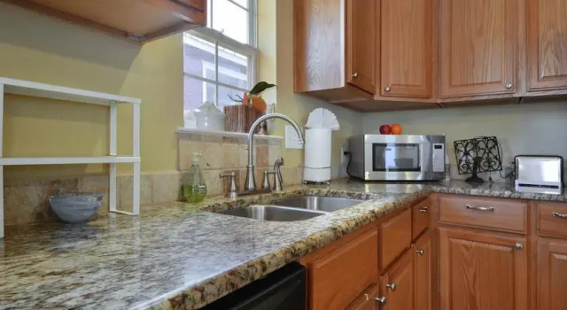 Impressive East Austin Gem Home That Has it All, Забронировать Гостевой дом Остин Greater Austin, рядом с Rosewood Park