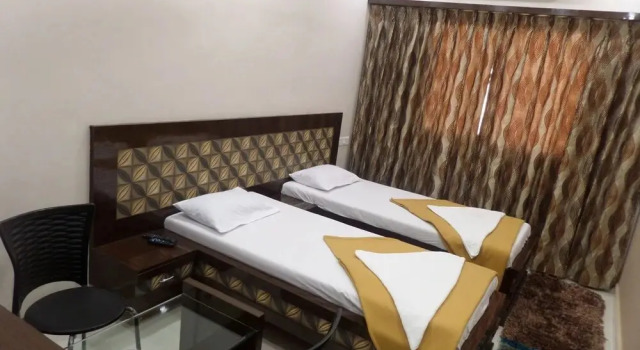 Hotel Gandharv Garden, Buchen Sie Hotel Talegaon Dhamdhere Maharashtra