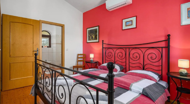 Large villa with private swimming pool and enclosed garden