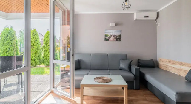 Holiday Homes With Pool, Close to the Beach