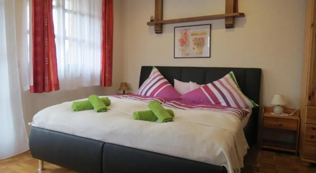 Коттедж с 2 комнатами Titi Family Apartman