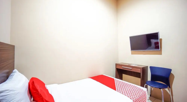 Carrot House by OYO Rooms, Prenota Hotel Manado 