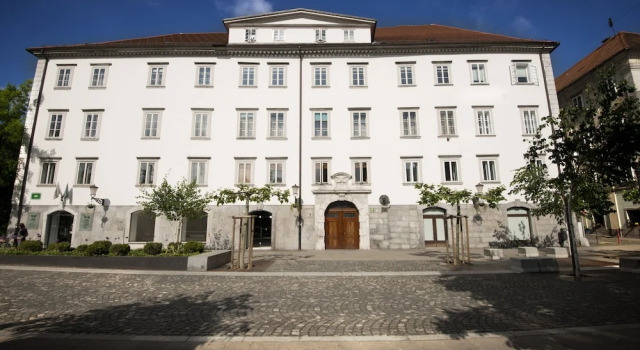 Zois Apartments