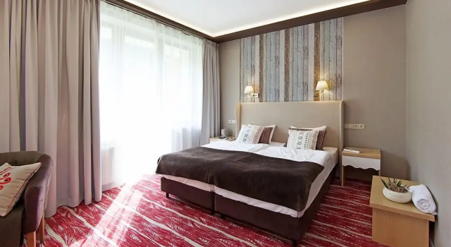 Люкс Classic с балконом и с красивым видом из окна Hotel Piwniczna SPA&Conference