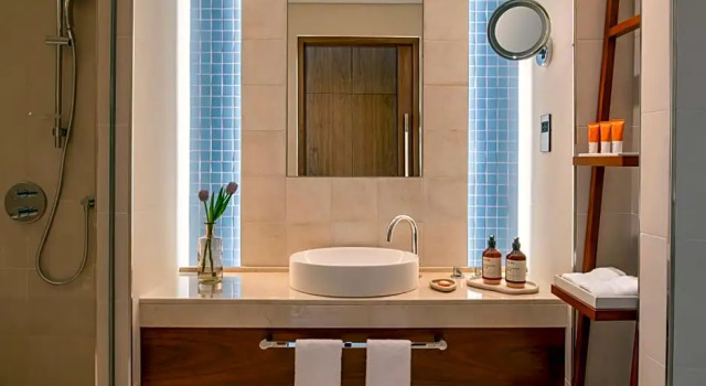 Essential Twin room Abesq Doha Hotel and Residences - An IHG Hotel