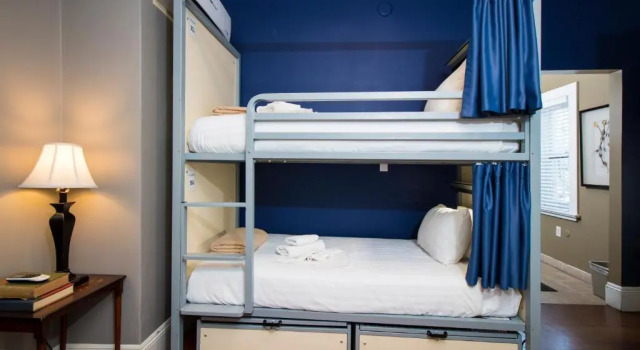Кровать в общем номере Found Hotel San Diego