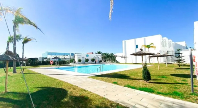 Casa moderna, piscina, playa, TV75, Netflix, PS4, Забронировать Отель Отели Конил-де-ла-Фронтера с парковкой, рядом с Пляж Фуэнте-дель-Галло, Парковка