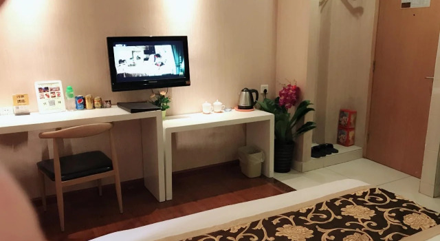 Yuejia Business Hotel Shenzhen, Rezerwuj Hotel Hotele w Shenzhen z parkingiem, Parking