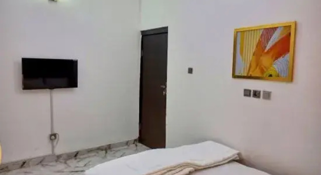 Апартаменты Lovely 2-bedroom Serviced Apartment With a Balcony