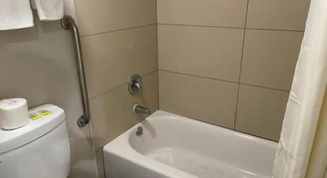 Четырёхместный номер Standard Bel Air Motor Hotel