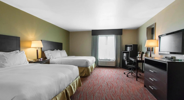 Номер Standard Holiday Inn Express Hotel & Suites Cullman by IHG