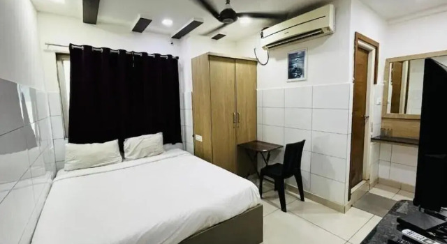 Студия Hotel Royal Suites And Rooms
