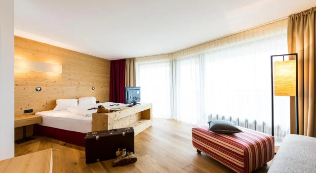 Двухместный номер Superior с балконом и с видом на горы Dolomitenblick alps boutique hotel