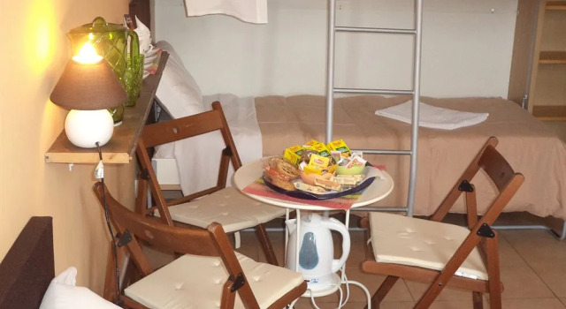 Tomas Bed  Breakfast, Забронировать Отель Отели Рима с парковкой, рядом с Собор Святого Петра, Парковка