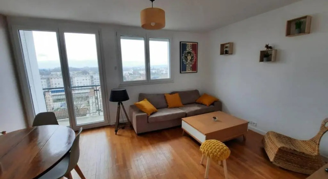 appartement 70m² 3 chambres avec 3 lits 2 places, Забронировать Апартаменты/квартира Труа Troyes Outlets, рядом с Стадион департамента Об