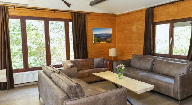 Cosy Chalet in Odeigne with Hot Tub, Забронировать Шале Манхай 