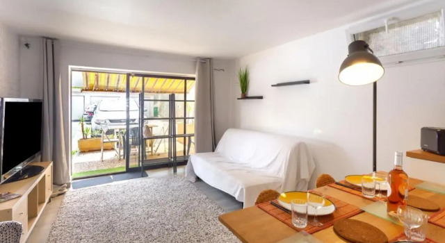 Bright And Pretty 34 M With Terrace The Sea, Забронировать Апартаменты/квартира Сис-Фур-Ле-Плаж Var coast
